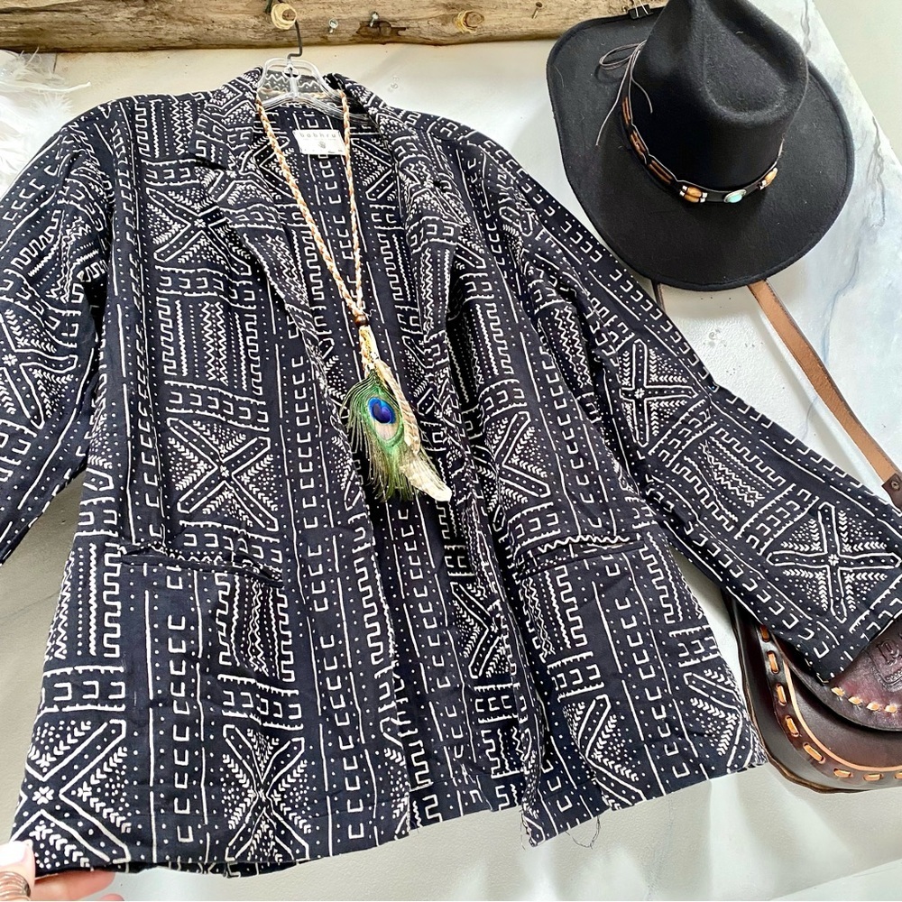 Tribal monochromatic open front boho spring/dummer blazer/cover up zen Thai vibe